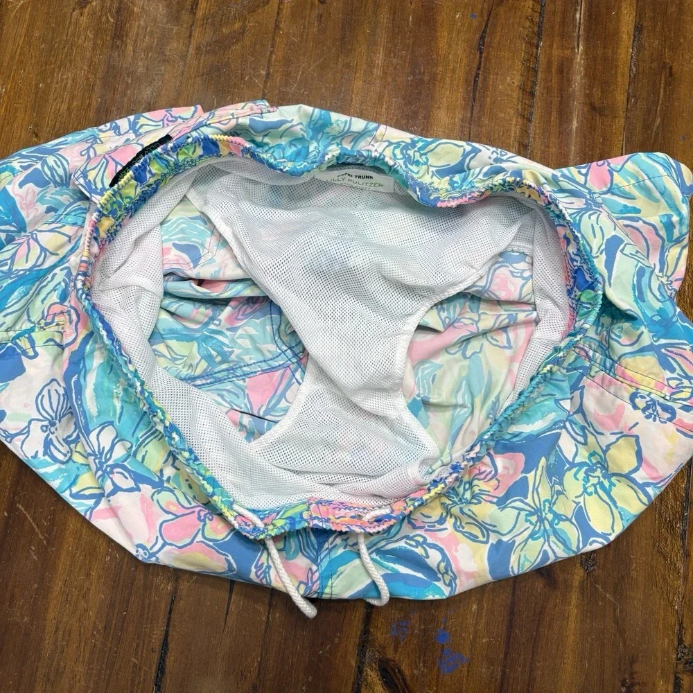Lily Pulitzer Mens Stuff Swim Capri Trunks Shorts XL Tropical Floral Colorful